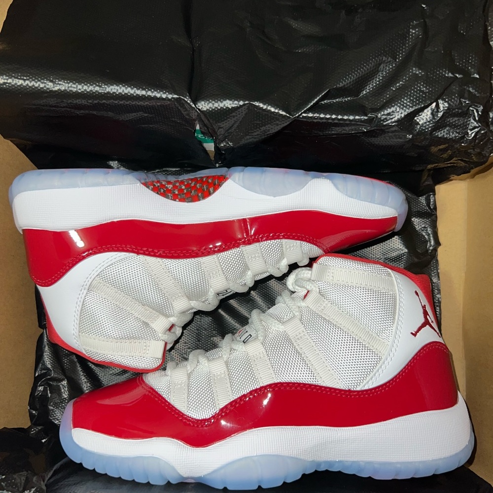 Nike Air Jordan Retro 11 kids size 4Y